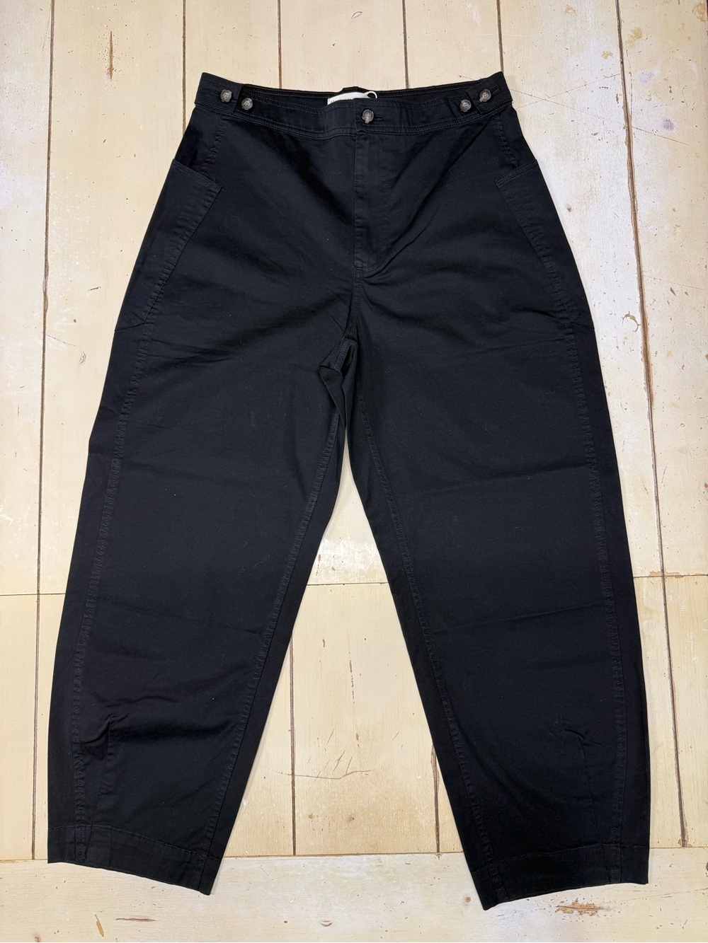 Everlane Black women’s barrel Relaxed Chinos